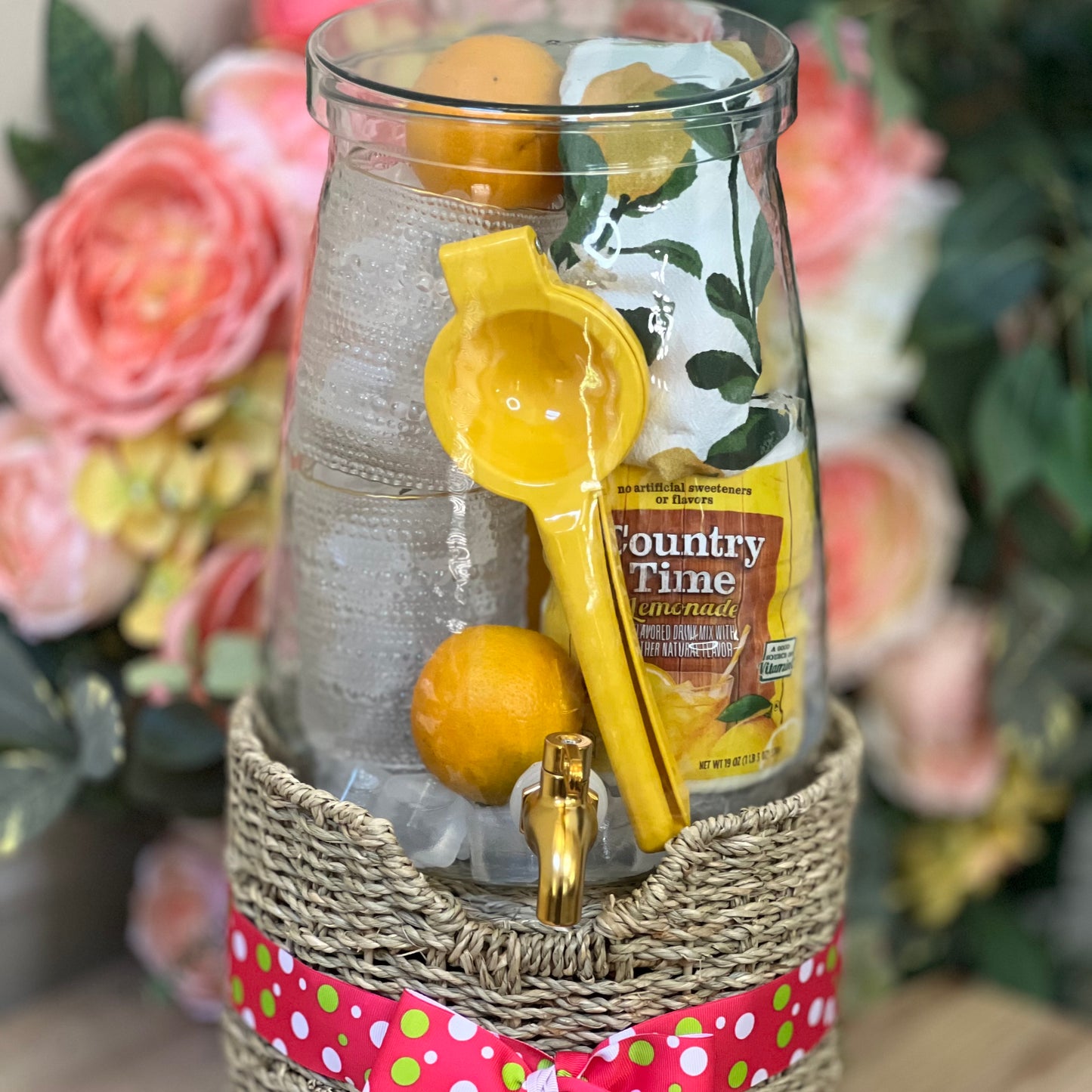 LEMONADE IN THE SHADE GIFT BASKET