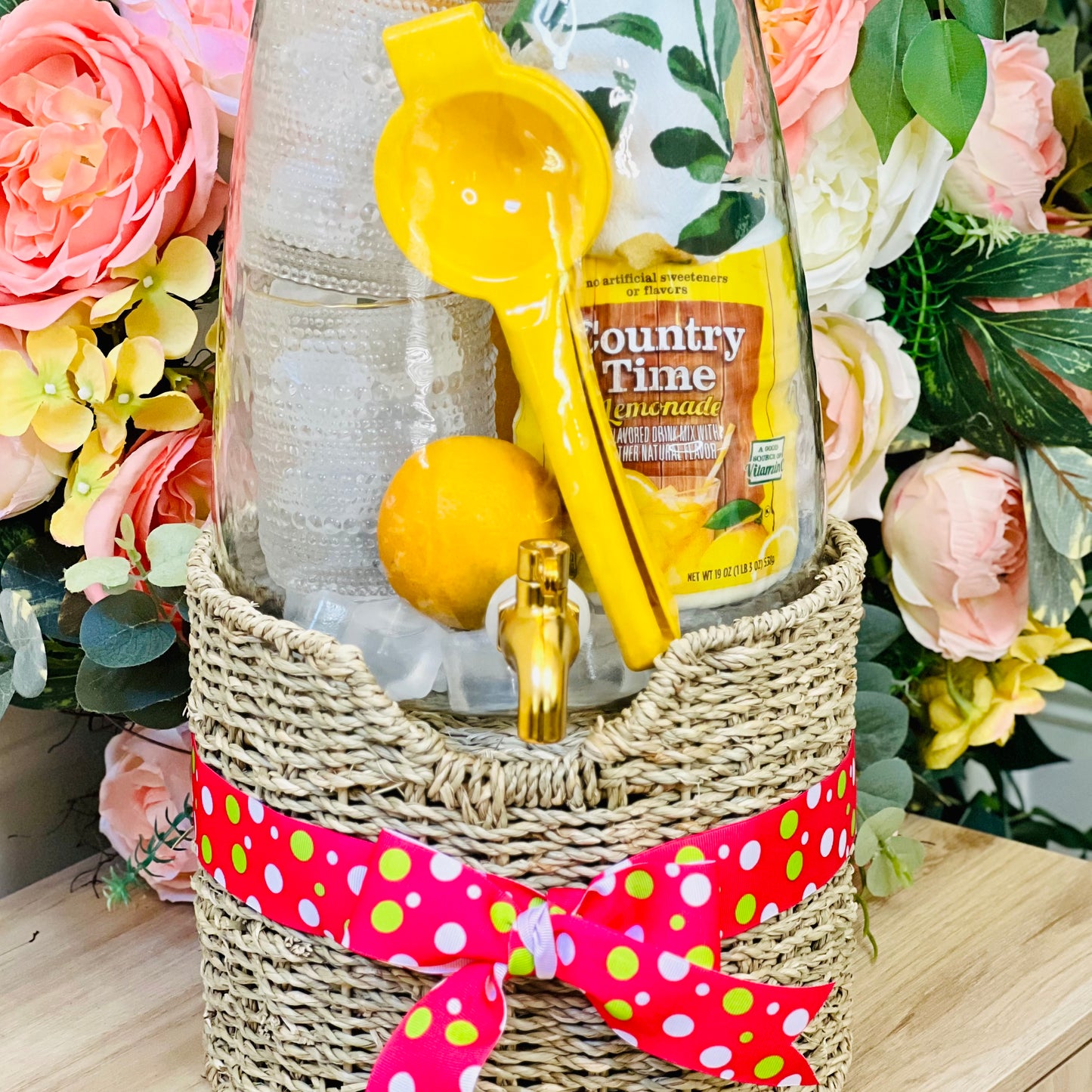 LEMONADE IN THE SHADE GIFT BASKET